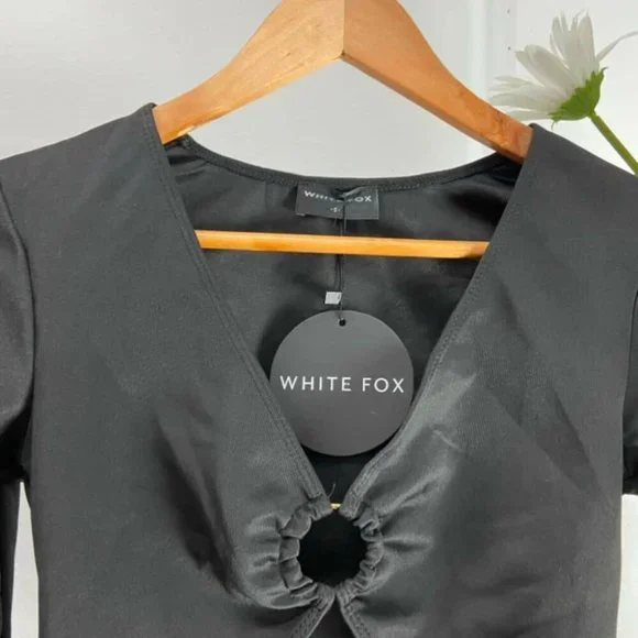 WHITE FOX Black Ring Detail Long Sleeve Crop Top NWT - Picture 9 of 9